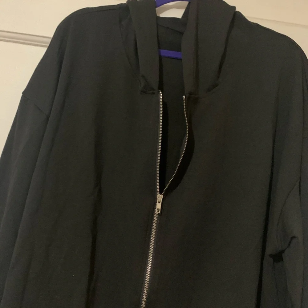 Simple Zip-Up Drop Shoulder Black Jacket with Hood NWOT_7